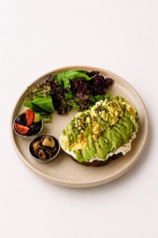 EGGS SCRAMBLED AVOCADO